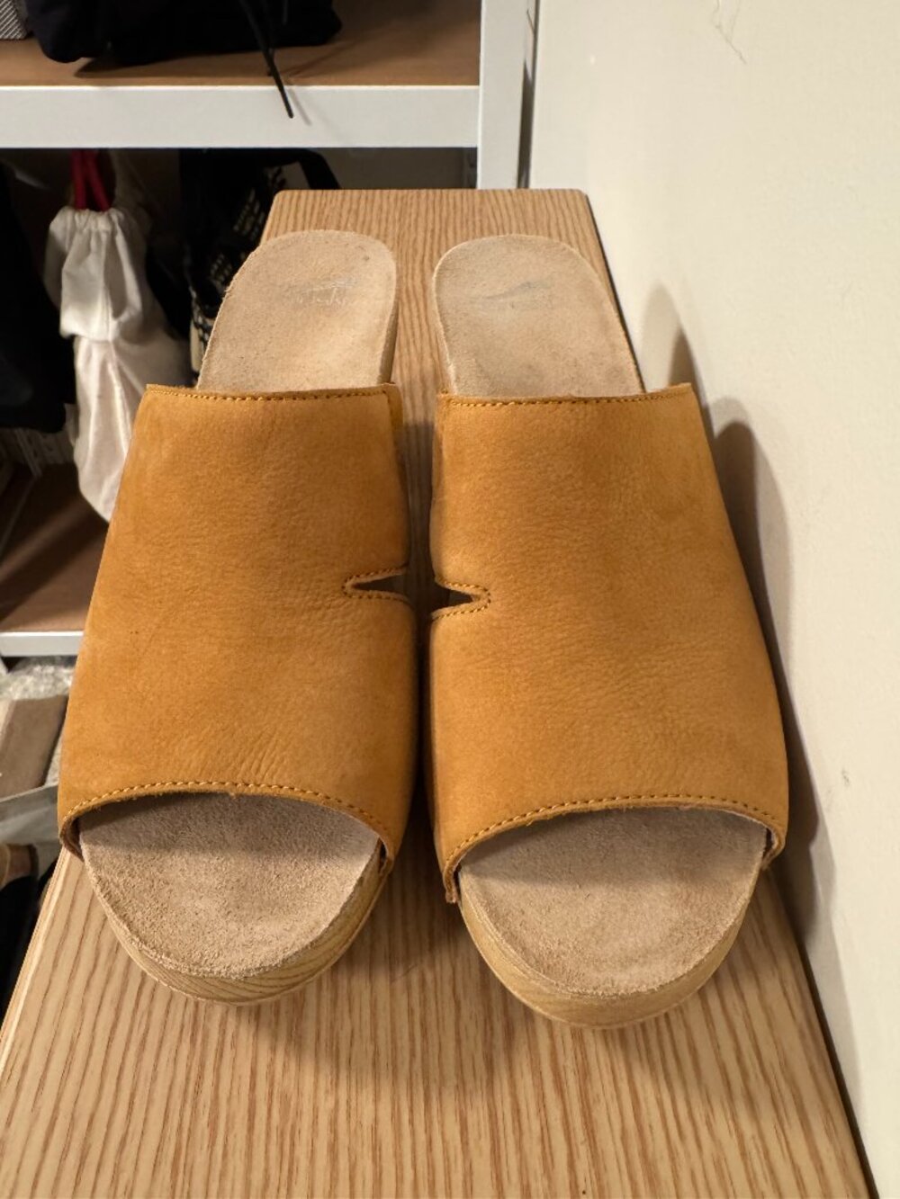 NWOT Dansko Suede Heels NWOT